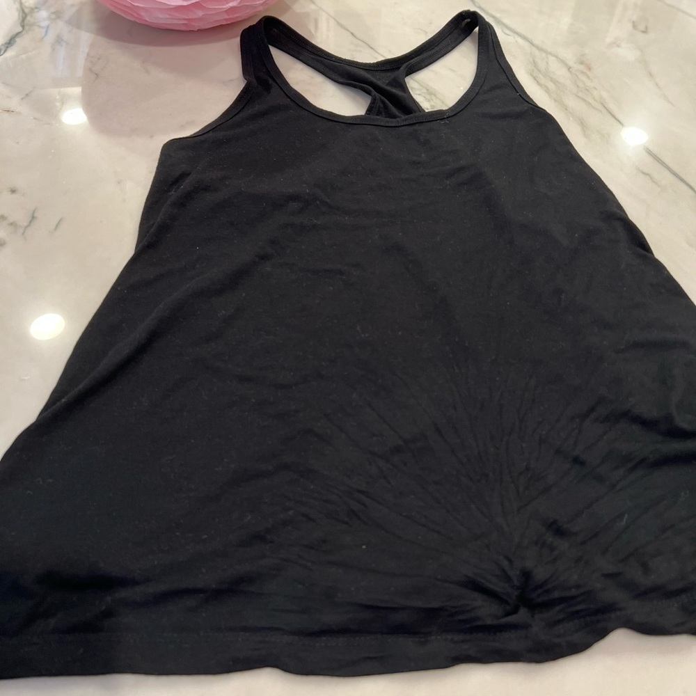 Old Navy Active Wear Tank Top size M in color black